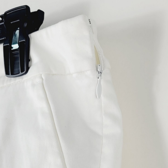 LOFT Blogger Fav Cotton White Shorts Size 6 Excellent Condition - Picture 4 of 8